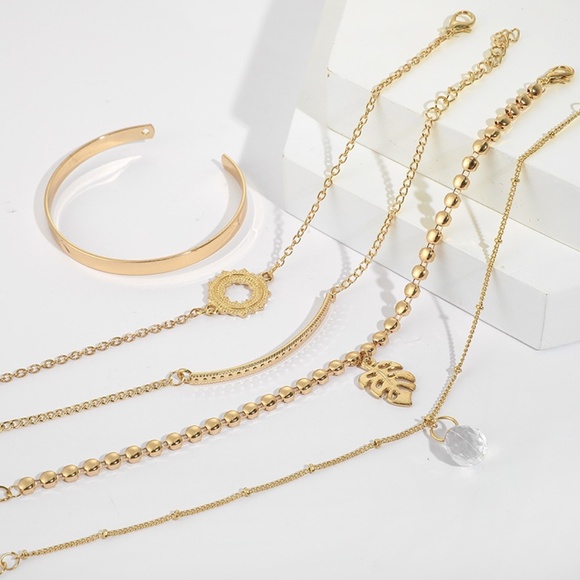 **ANNIE* 5-Pc Gold Leaf x Gem Fashion Bracelet Set - Picture 4 of 11